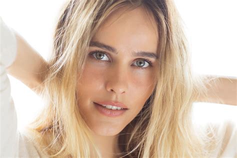 isabel lucas bikini|Isabel Lucas — Wikipédia